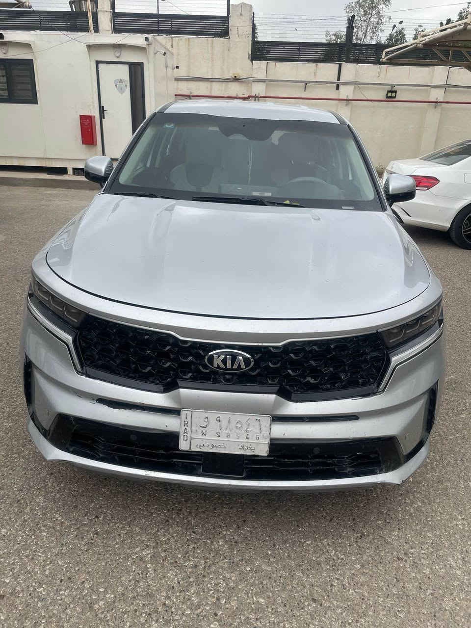 السلام عليكم كيا سورنتو وارد امريكي 4سلندر 
2500حادثها جاملغ وبنيد بدون دواخل 
*********** 
السعر ١٩٠ بغداد, العراق
