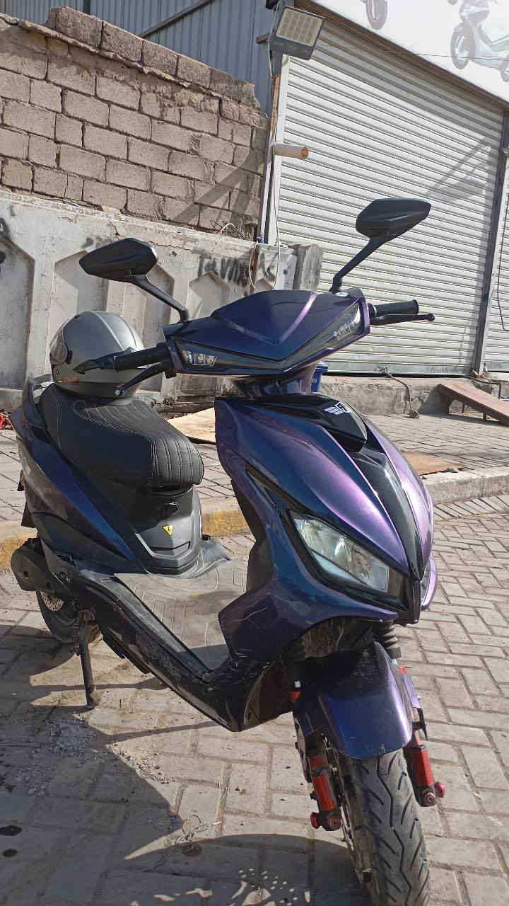 سكنس شحن للبيع لون مميز سرعه85 6بطاريات نضام بك ونضام بارك 
دراجه بيه شخوط بسييطه واحلا من صور وكامله مكمله مكاني بغداد الاعضميه تواصل واتساب ***********
