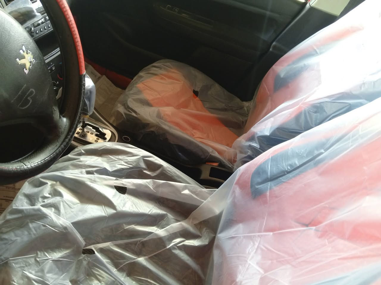 السلام عليكم بيجو 2005 بيه مكانات صبغ مكفولة من الظربه كير مكينه صدر تخم تاير  كهربائيات دواخل بلاد تبريد ثلج ثلاجه شغاله نظافه 90 بل 100 السعر 58 بيه مجال حك الجيه ***********
