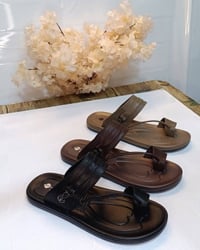 شحاطات طبيّة • خفيفة ومريحة • مقاسات ٤١-٤٦