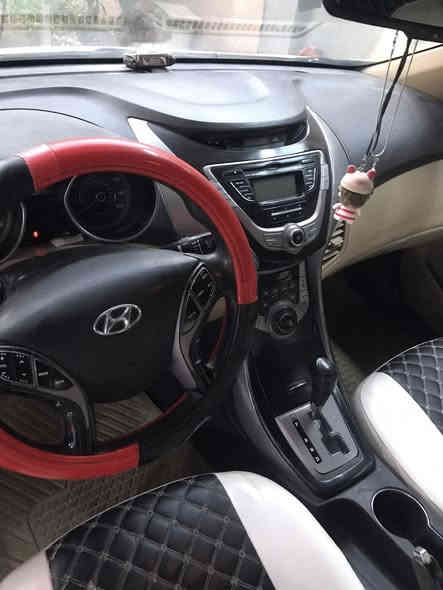 سلام عليكم 
النترا 2013 امريكي حادثها جاملخ وبنيد نفسهن ما امبدل بيها اي شي عليها هيئه وغرامه ينزل من سعرها كير مكينه خير من الله سعرها 95 
***********
