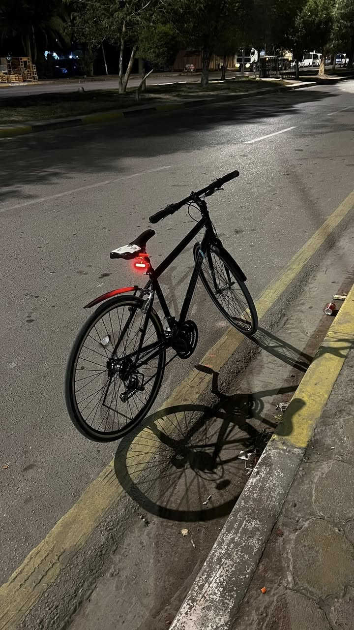 اسلام عليكم c700  حجم 28 اسود نظيف وحلو كير خلفي سبعة لكدام تلاثة لكن الكدام عاطل بس الباقي كلشي شغال مكاني كربلاء سعر130 رقمي ***********
