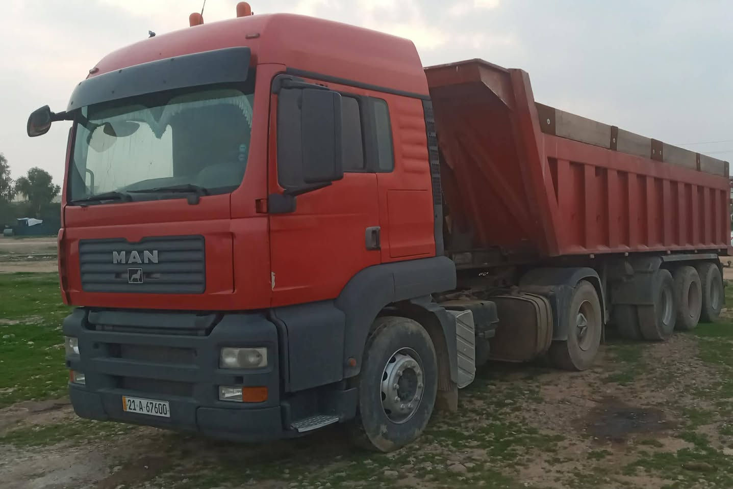 سلام وعليكم مان تيكه نساف مربوط جاهز مكينه ٤١٠ اوتماتيك سنويه جديده عربانه اوزكول دنكير ١٦  للبيع عنوان كلار ***********
