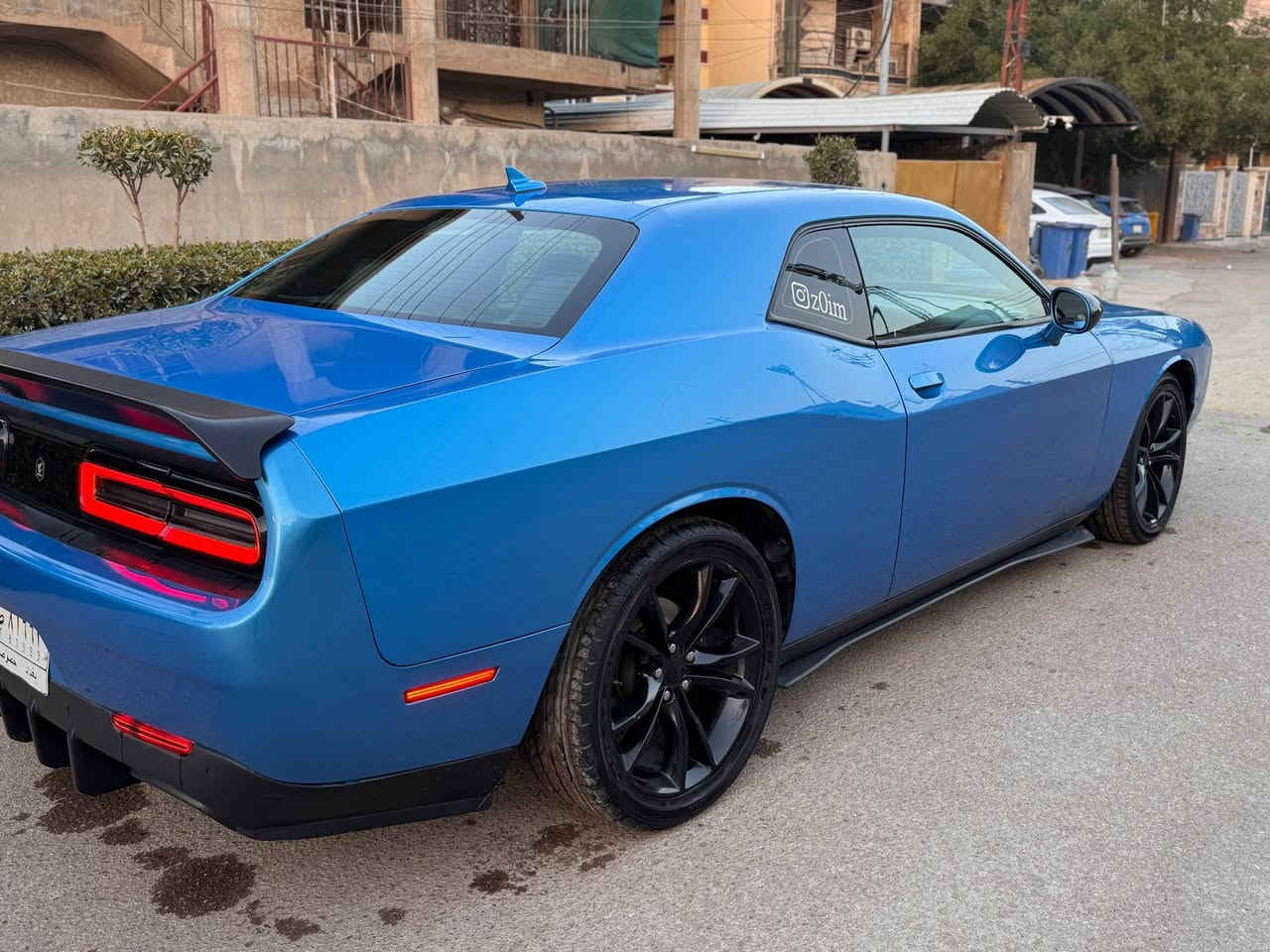 جالنجر GT V6 بحري 2016
ماشية 99 الف ميل 
( تشغيل عن بعد - كشنات جلد وكهرباء - تدفئة ستيرن - شاشة جبيرة - تدفئة وتبريد بالكشنات - دكمة سبورت - عدسات زنون اصلية 300$ - شوتة رياضية 400$ -سبايدر ودفيوزر ودوسات كت كامل ريد آي ) 
سنوية ل2028 
كير محرك تبريد تدفئة كفالة كلهن
حادث جاملغ بنيد ،وسونار بالمنشور

السيارة نظيفة وكلوب واحد مامشتغل بلدشبول ،تفيد الجناي الي يدور شي مايتعبة وميفتح بنيد اصلا 
مكان السيارة بغداد الدورة
رقم صاحب سيارة ***********
