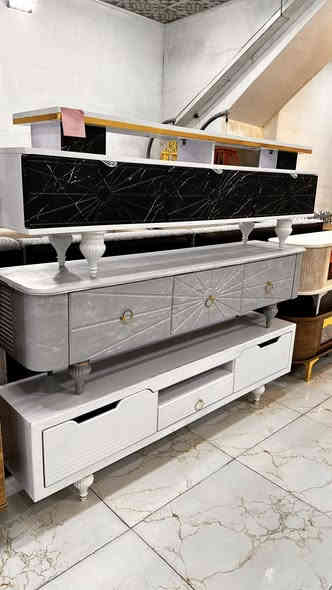 اهلا وسهلا بكم زبائننا الكرام نقدم لكم مجموعة متنوعة من الأثاث الحديث بأنسب الأسعار للحجز مراسلة الصفحة متوفر توصيل ***********
