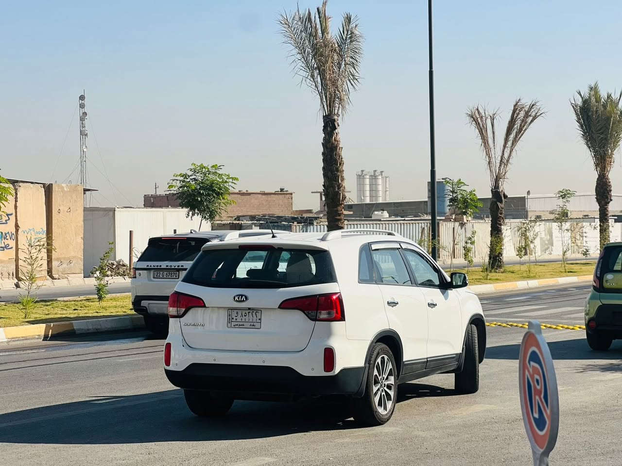 السلام عليكم

سورنتو 14 خليجي 2400

رقم بغداد بأسمي

4 سلندر 7 راكب

3 قطع تبريد

ماشيه 137 كيلومتر

تخم تاير جديد قبل شهرين ونص مبدل

باتري جديد

لد امامي اشاير بالمري حساس امامي خلفي

بردات بالجامه الخلفيه مكفوله من الضربه عدا الدعاميه جهت اليمين شخوط يم البروجكتر

محرك كير تبريد خير من الله

كامره دوراه + شاشه

***********

مكاني بغداد 

السعر 150وبيه مجال بسيط
