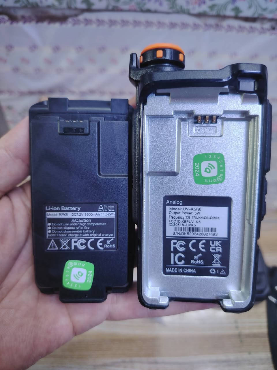 جهاز لاسلكي محمول ثنائي الاتجاه Quansheng UV-K5(8) VHF/UHF ثنائي النطاق بقدرة 5 واط، يدعم استقبال 200 قناة FM، ويستقبل إشارات من ثلاثة ترددات، بالإضافة إلى خدمة توقعات الطقس من الإدارة الوطنية للمحيطات والغلاف الجوي (NOAA). جهاز إرسال واستقبال محمول يعمل بنطاقات متعددة (VHF/UHF)، تتضمن المجموعة الجهاز اللاسلكي نفسه، وهوائي، وقاعدة شحن، ودليل المستخدم. يدعم الجهاز شحن Type-C، ويتميز بقدرات مسح الترددات، ويحتوي على راديو FM، ويدعم نطاقات طيران معينة. موضح بالصور للطلب او الاستفسار التواصل عبر رسائل الصفحة متوفر توصيل بغداد ومحافظات 👍 #تابع_الصفحة_يوصلك_كلشي_جديد


**إذا كنت صاحب هذا الإعلان وتريد حذفه لأي سبب، رجاءا أرسل رسالة إلى الدعم الفني**