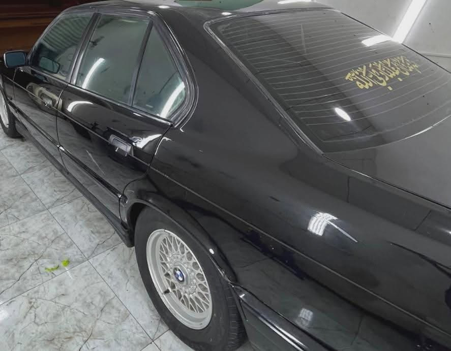سلام عليكم للبيع بي ام 525مكينه وكير بلاد مسكر فانوص تخم تأير جديد حداده جاهزه من الطول الطول كهرباء كلها شغاله تبريد شغال كفاله من دكه چاكوچ السياره جاهزه كلش للخير رقم بصره انكليزي جديد تحويل ثاني يوم مديل 1991 سستم صوت بلاد تخم ويلكب جديد مكان السياره بصره القبله/السعر 63/وبيها مجال/***********/واساب مفتوح والخاص هم مفتوح
