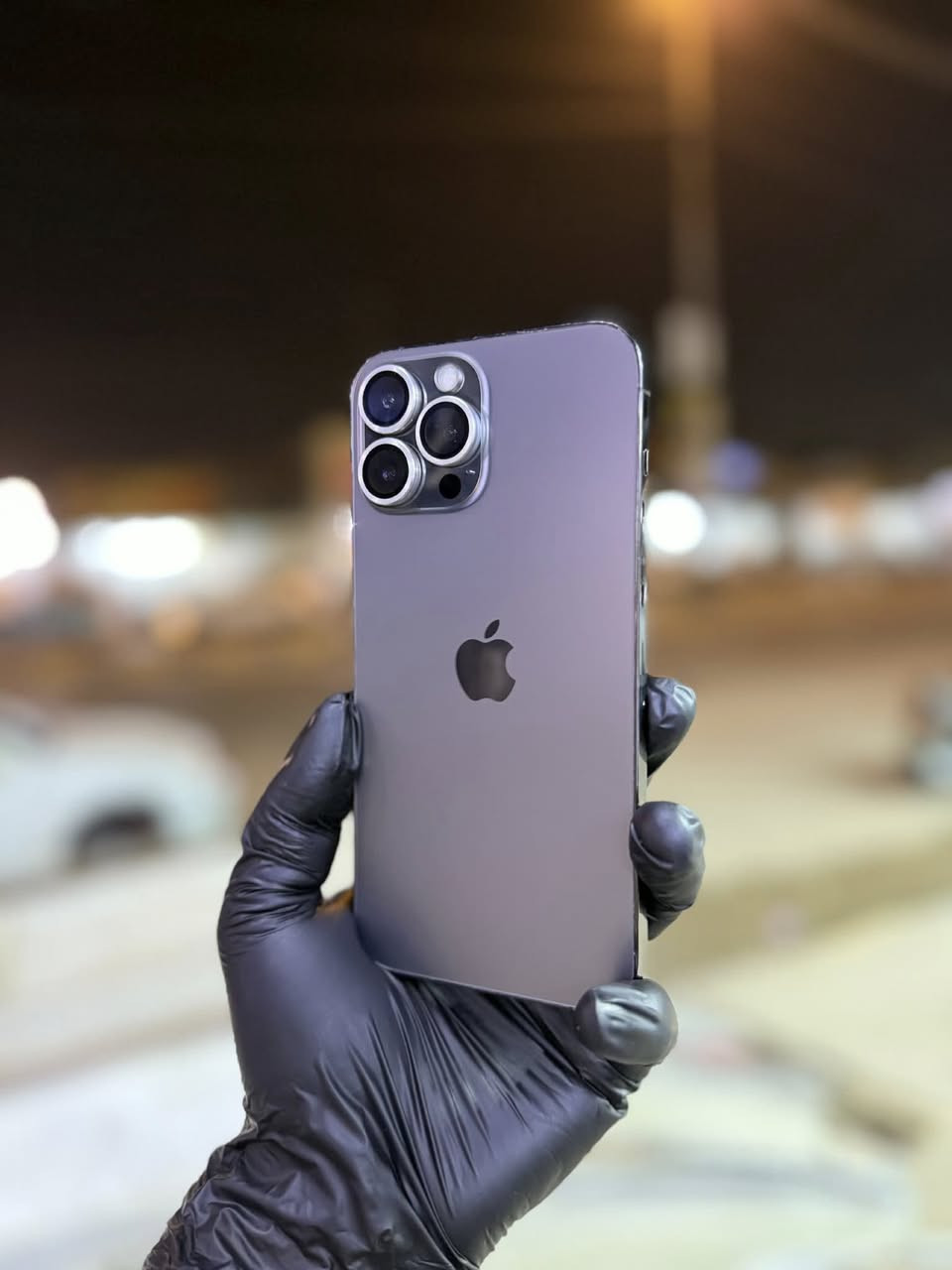 ايفون 13 برو ماكس
مكفوللل كفاله عامه 
نضافه 100 % 
بطاريه 95 
وتر بروف ضد الماء شرط اغسله ونطيكيا 
سعره خاص 
***********
