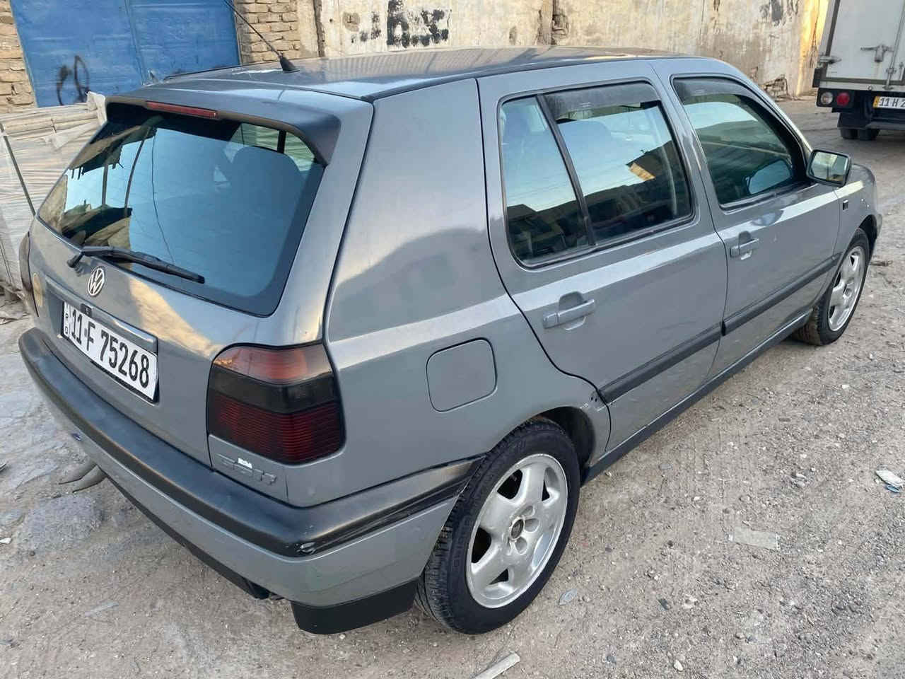 سلام عليكم
سياره كولف هج باك محرك ١٨٠٠
كير عادي كهربائيات كامله تبريد تئدفه صبغ عام رقم جديد بغداد السعر ٤٥ وبيه مجال
***********
 ***********
العنوان عامريه
