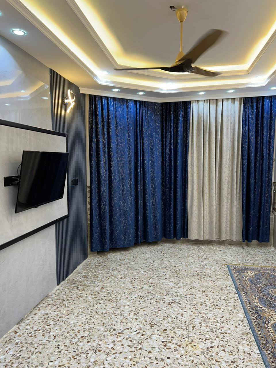 دار للبيع مساحه مية متر واجه خمسه ونزال عشرين طابق ونص
طابو زراعي سند 52الشعب قرب جامع الحق 
بيت ماناقصه،شي جديد *********** 
اسعد أبوعلي
