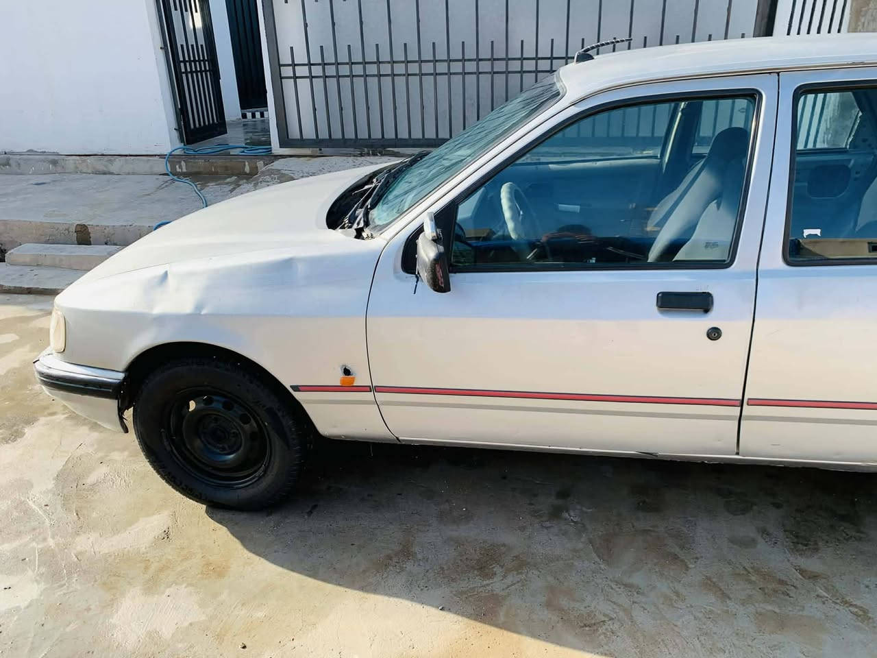 سلام وعليكم سياره فورت اسييره موديل 1990مشروع وطني كهربايات كلا شقال محرك بي بخار تايرات جدد سياره حلوه للستفسارالسعر 18وبي مجال              ***********
