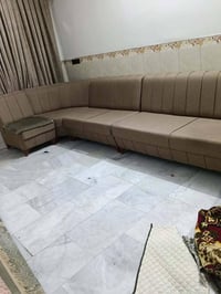 ديوان • ١٠ مقاعد • بغداد