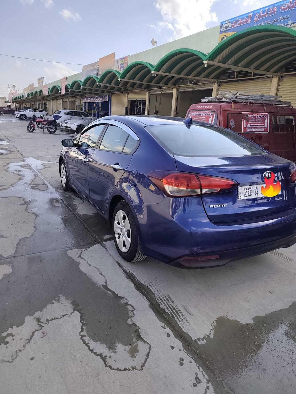 السلام عليكم
فورتي 2018 
رقم ديالى جديد
ماشية 95الف ميل حقيقي
بيه صبغ بابتين جهة اليمين الصدر  
ايرباك بردة بس 
السيارة كلش جديدة اني مستورده 
شاشة وكاميرا استيرن تحكم جهتين 
الاتصال او واتساب
***********
