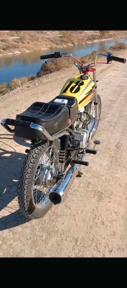 السلام عليكم 
دراجه كلك للبيع 450 أو بيها مجال 
ناصريه مركز 
 رقم صاحب الدراجه ***********
