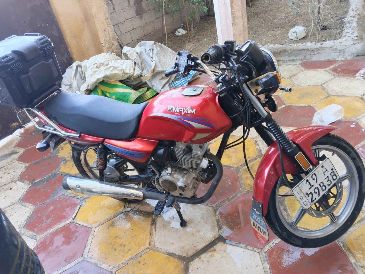 السلام عليكم ورحمة الله وبركاته
دراجه دايون مكزم خير من لله موديل 2018 تعمير 2025
فول شلعه الدهن مالتها كله من ام زويل 
سنويه بسمي تحويل ثاني يوم رايدها 1350 وبيها مجال 
*********** 
مكاني كربلاء حي البعث
