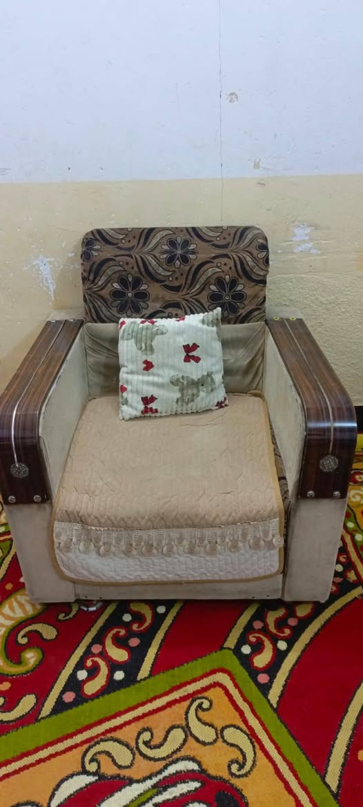 قنفات للبيع نضيفات مكاني الشطره
السعر 150 
***********
