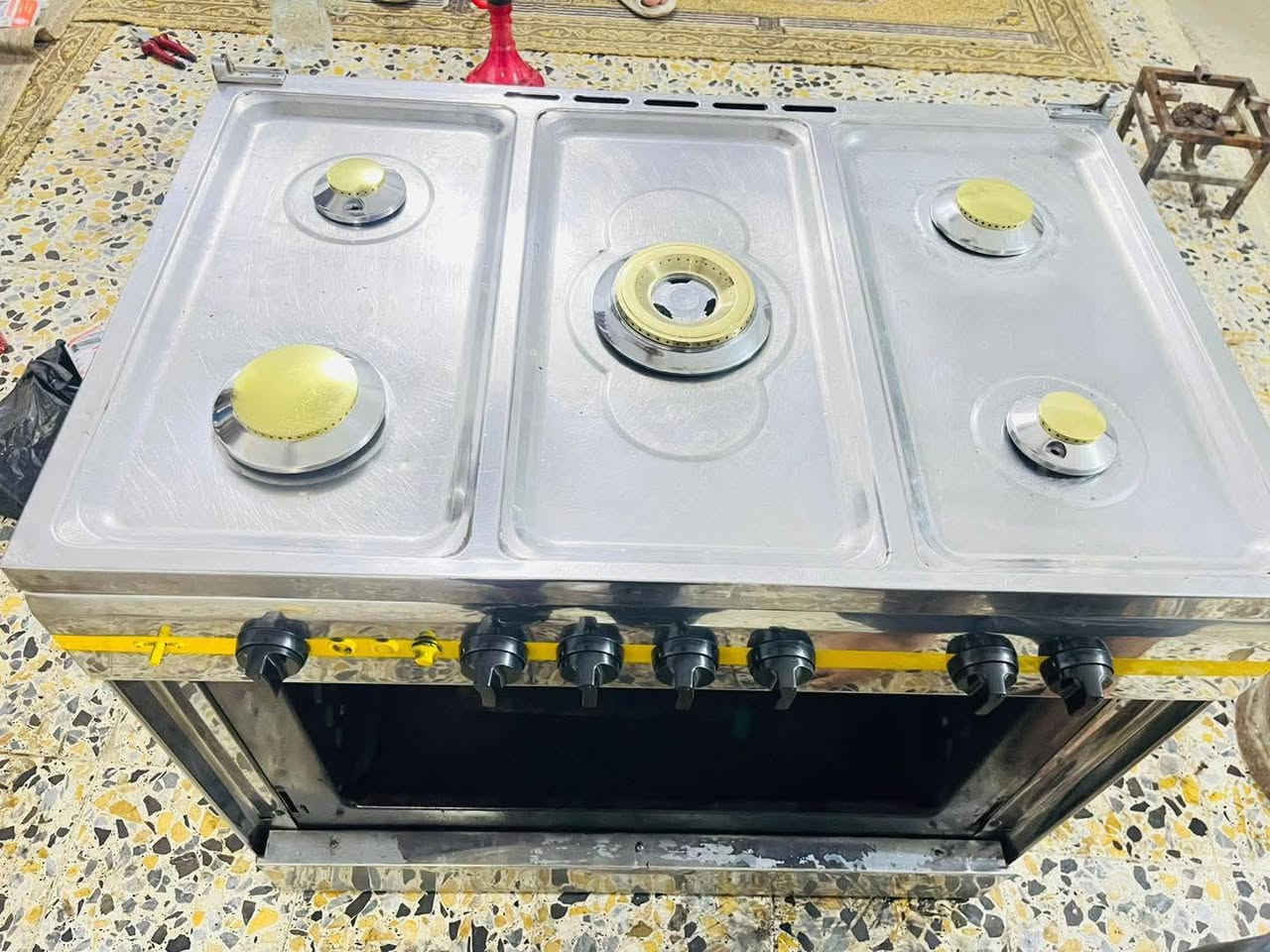 السلام عليكم صيانه واقعيه تصليح كافه ابواع الطباخات ***********
