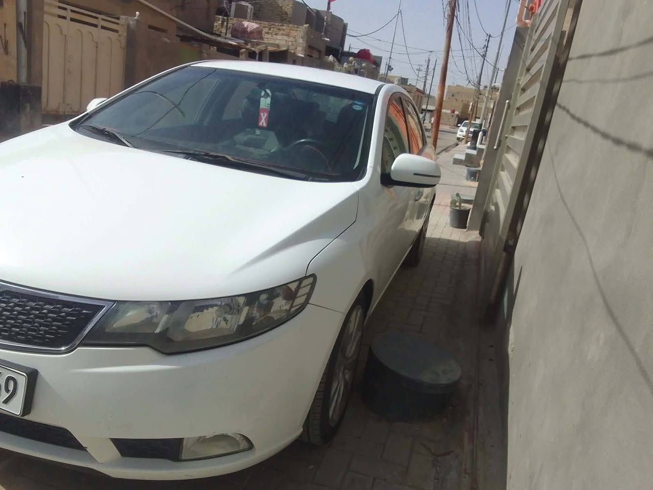 السلام عليكم ورحمة الله وبركاته
كيا سيراتو خليجي 2012  مكفولة من الصبغ والتبديل فول عدا الفتحة والبصمة عداد ليزري شفتات سرعة تحكمات جهتين تبريد بيانو بلوتوث بلاد  اشارة بالمري والمري شفط حساسات خلفية يدات نيكل أربع دسك بيها بارد بسيط جدا وكرت أربع اصابع مكينة وكير تمام 1600 دواخل نظيفة جدا رقم سليمانية دولي هزة جديدة مكانها الديوانية السعر 115 ويل 17 رياضي بلاد وكلها السيارة بلاد حته الدعاميات بلاد بدون فتح ***********
