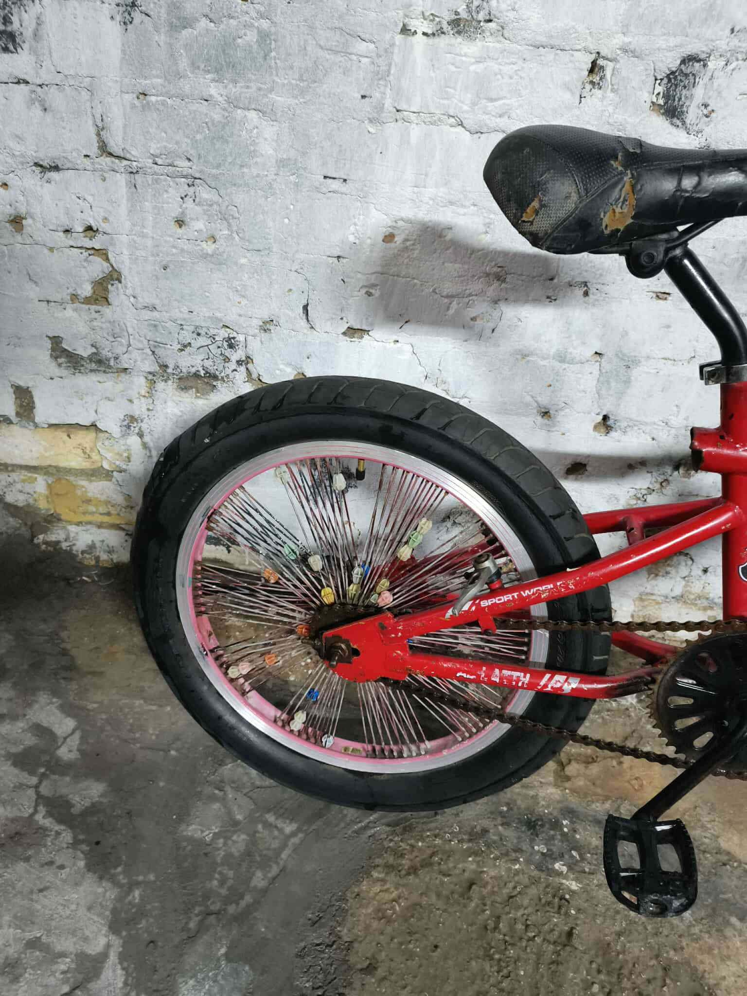 السلام عليكم
باسكلات حجم 20 للبيع
نظيفات
نقصهن بريكات (الوايرات بس موجود يدات)
الواحد سعرة 40
وإذا ثنينهن تاخذهن عل 70
العنوان الرمادي حي البكر قرب النادي الملكي
للاستفسار الاتصال ***********
