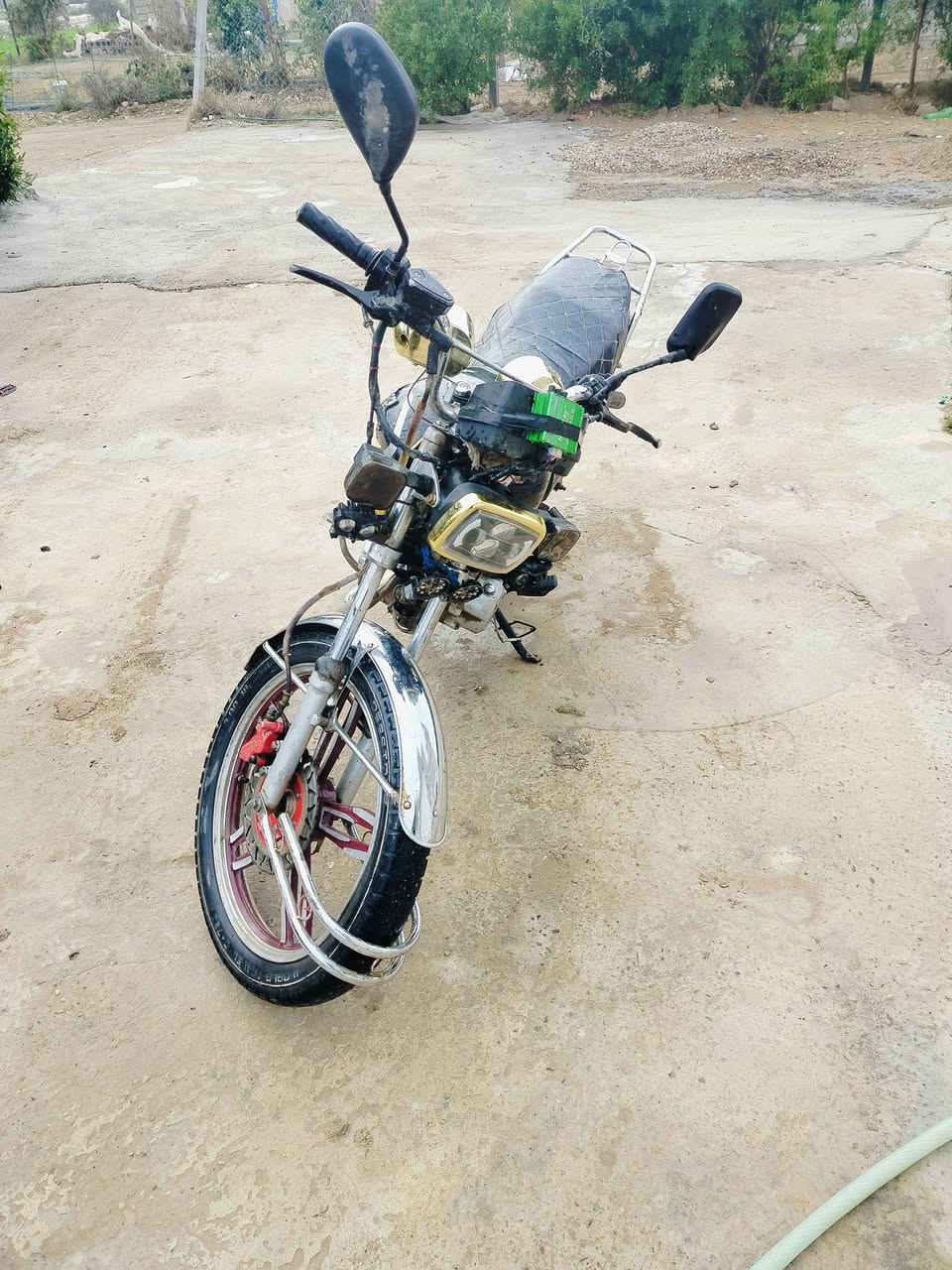 السلام عليكم ورحمة الله وبركاته
دراجه سيفان محرك 5كير دراجه نضيفه لا تبخير ولا تنقيص 
الشراي يتصل ***********
العنوان /صلاح الدين قضاء بلد الاسحاقي
