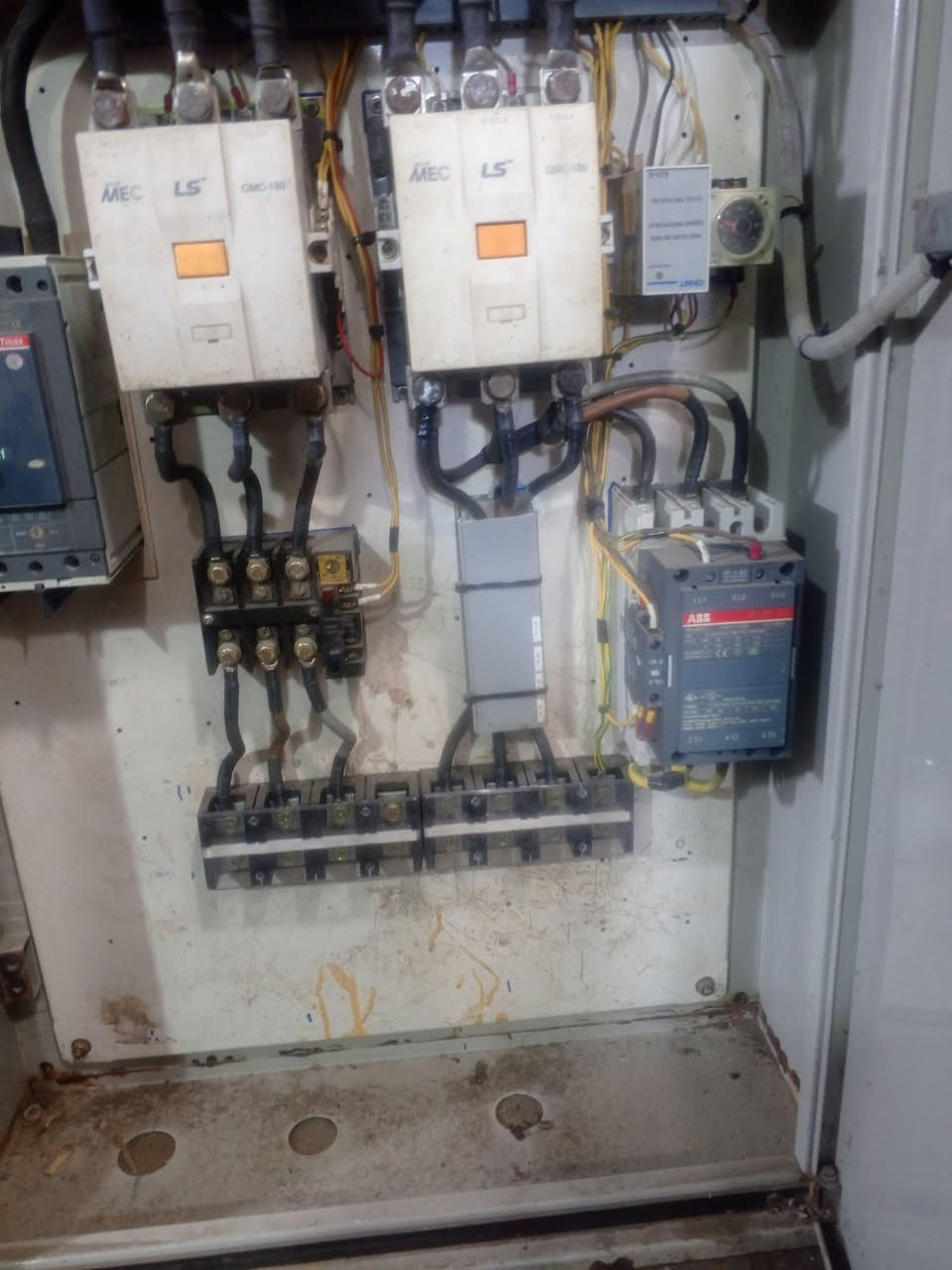 سلام عليكم سيطره ماطور  اتزكام جديد ما مستخدم ايشغل ماطور 100حصان إلى 150 حصان
السعر خاص الاستفسار اتصل على الرقم 
‏‪***********‬‏
