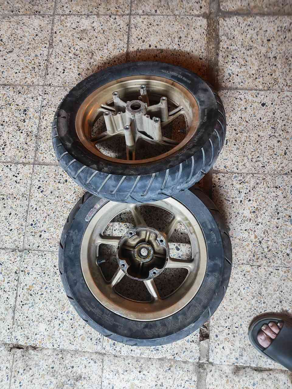 ويل وتاير ما رنبه الذهبيى مال فورزه 010 ابو الحساس ABs النظافه فول يوجد توصيل جميع المحافظات تحب تعل خاص او *********** ما مغسولات بعدهن بترابهن
