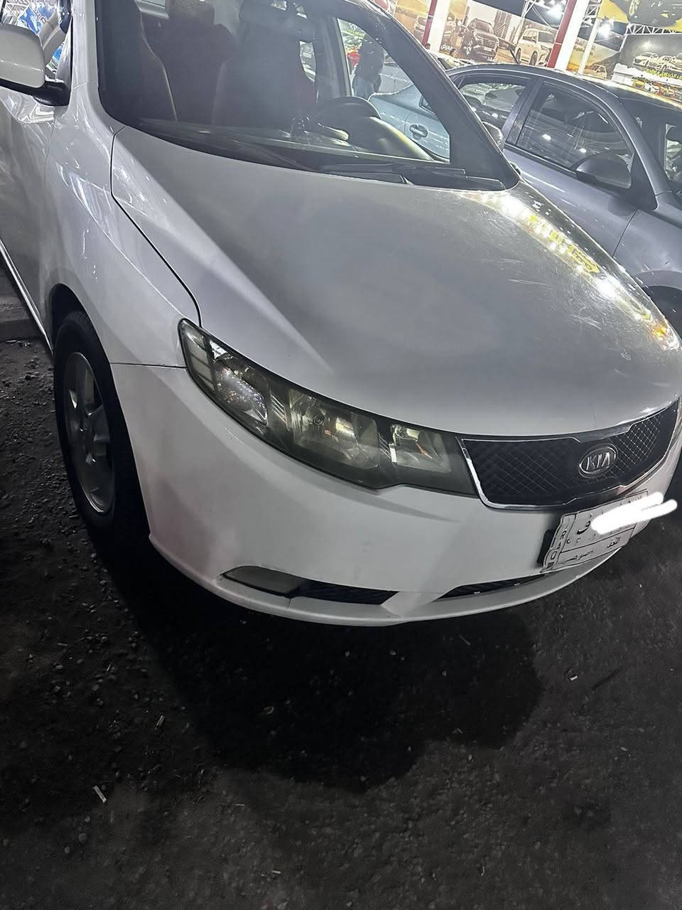 للبيع سيراتو 2010
مكينه وكير كفاله تبريد شغال سياره بيه قطعتين صبغ 
سعر 93 وبيه مجال 
سياره باسمي مكاني النجف 
‏ ***********
