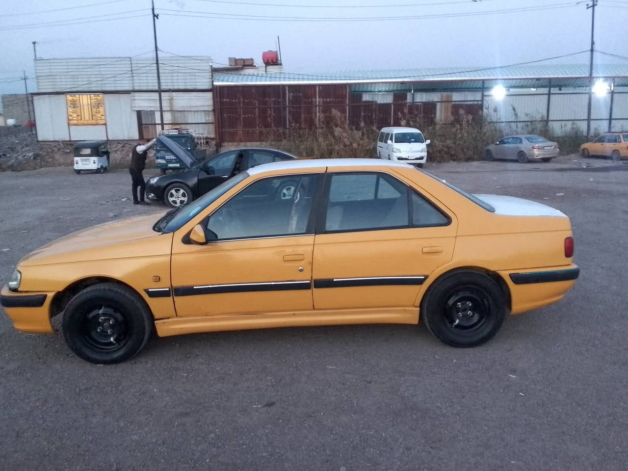 بيجو باص 2015 كير مكينه نضيف سيارة باسمي بغداد مدينه الصدر هذه رقمي***********
