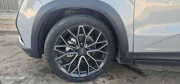 شانجان unit_T
٢٠٢٣
بضمان الشركه لحد سنه ٢٠٢٨

المكان لا يكفي لذكر المواصفات 
فول مواصفات وسياقه بنيه لمده سنتين 
يوجد صبغ الشركه بمكانين للشخوط 

ماشيه 30  الف فقط قابله للزياده 
بغداد المنصور 

وتسب ***********
