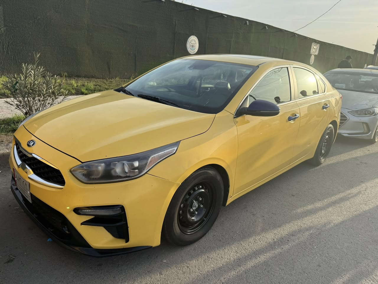 كيا فورتي موديل 2021
وارد امريكي 

حادثهة مواضح بلمنشور 

مكينة گير حدادية تبريد على الفحص

حجم المحرك 2000 

مكفول لا تبخير ولا تنقيص

المواصفات 

بصمة

كشنات جلد

تحديد مسار

توقف ذاتي حساسات خلفي امامي 

تحكم 

شاشة 

كامره دواره 

تبريد بيانو 

مضخمات صوت 

تدفئه تبريد 

وبيهة هواي مواصفات بعد السيارة فول مواصفات

مكان السيارة بغداد شعله

بأسمي 

رقم بغداد

مصفرة هيئة وغرامات 

ماشية 100

السعر 145 بيها مجال 

الاتصال ***********
