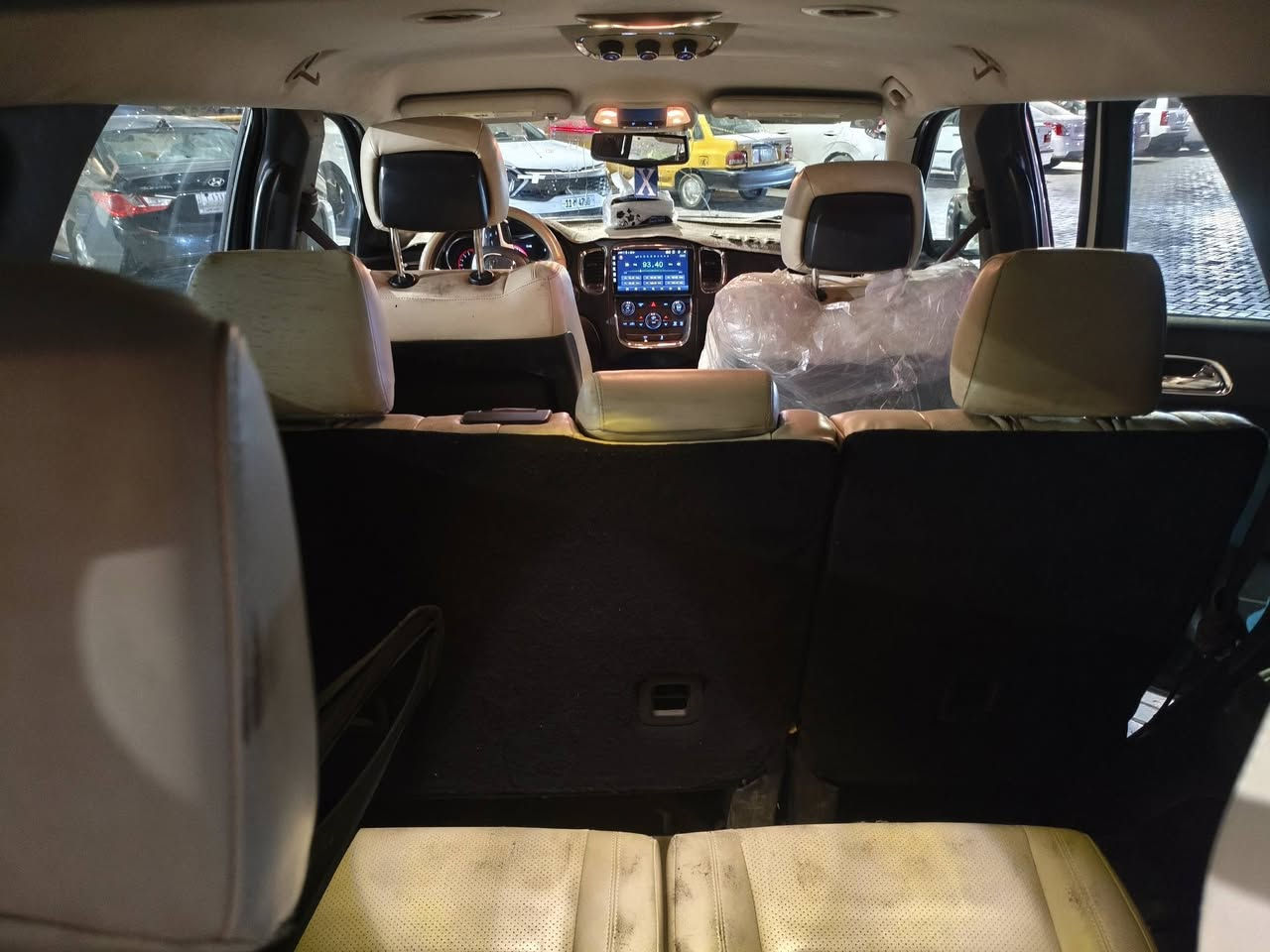 السلام عليكم للبيع دوج دورنكو2016 امريكي رقم بغداد انكليزي بسمي  مكينه 6 سلندر 3600 ماشيه 150 الف كيلو متر حقيقي ميه بالميه كشنات امامي هيتر وتدفئه بالستيرن كشنات جلد   منفصل السياره جاهزه من جمييع النواحي حداديه تايرات مكينه كير تبريد تدفئه كله جاهز مكان السياره كربلاء سعر السياره 193 ورقه للاستفسار اتصال+بي واتساب ***********
