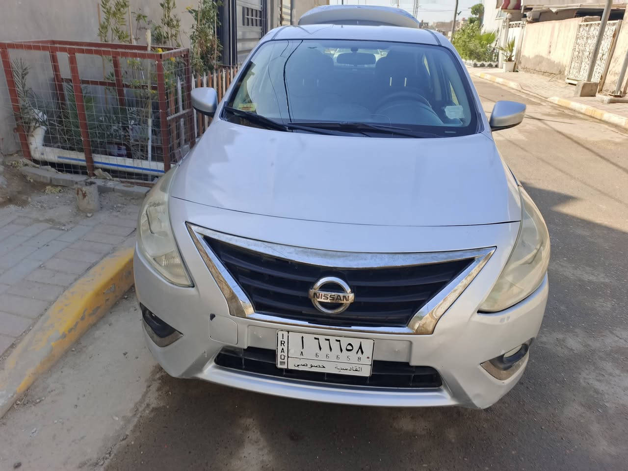 السلام عليكم.
نيسان فيرسا 2019.امريكي. الحادث كما موضح. بالسونار.بيها حالوب خفيف ماينشاف اله بالسونار.
 محجوزه مالكها ومكانها قادسيه.ورقمها قادسيه ماشيه 94.
السعر 90,وبيها مجال حق الجيه.مكينه وگير كفاله.يرفع الحجز 2027..
***********
