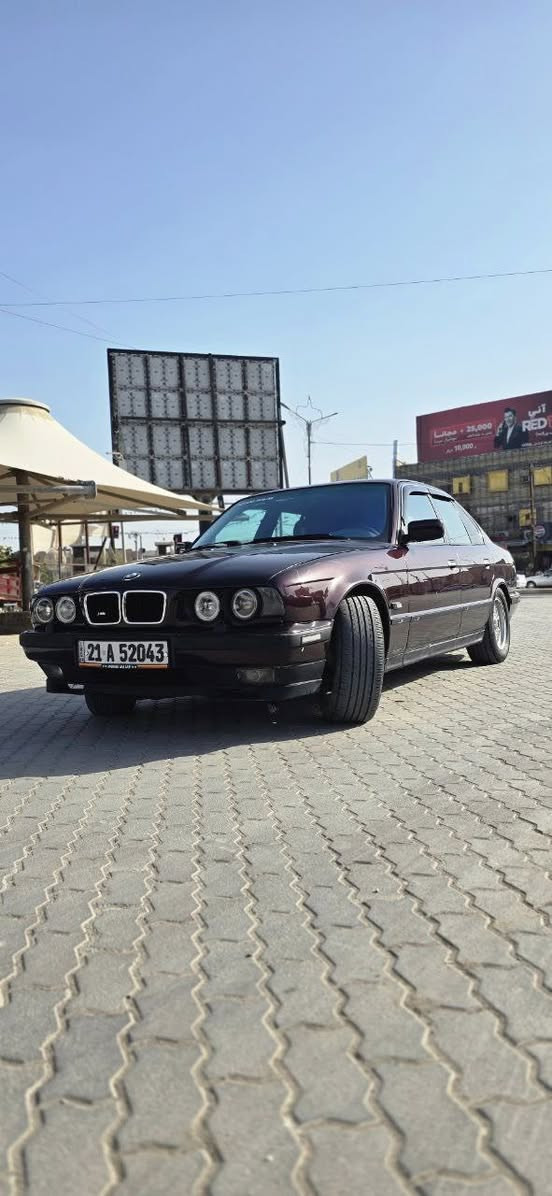 للبيع BMW e34  525 اصل وبليته موديل 91 سنوية ل2030 سيارة جاهزة ومصروف عليها  عليها ادامه كامله وتخم تاير جديد منظومه تبريد جديدة تبريدها ثلج السيارة مصبوغه عام جمالية
السعر 78 وبيها مجال للشراي
للتواصل ***********
مكان السيارة السماوه
