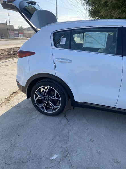 السلام عليكم 

سبورتج 2021 جيتي لاين 

فول مواصفات 1/1 معروفه مواصفات الجيتي لاين

ماشيه 26الف 

مكفوله كفاله عامه  
بعدهي بلايلونة
سبير منازل ابد
سيارة نضيفه حيل نضافه فول الفول 

مكاني بغداد حيور

للاستفسار 
***********
