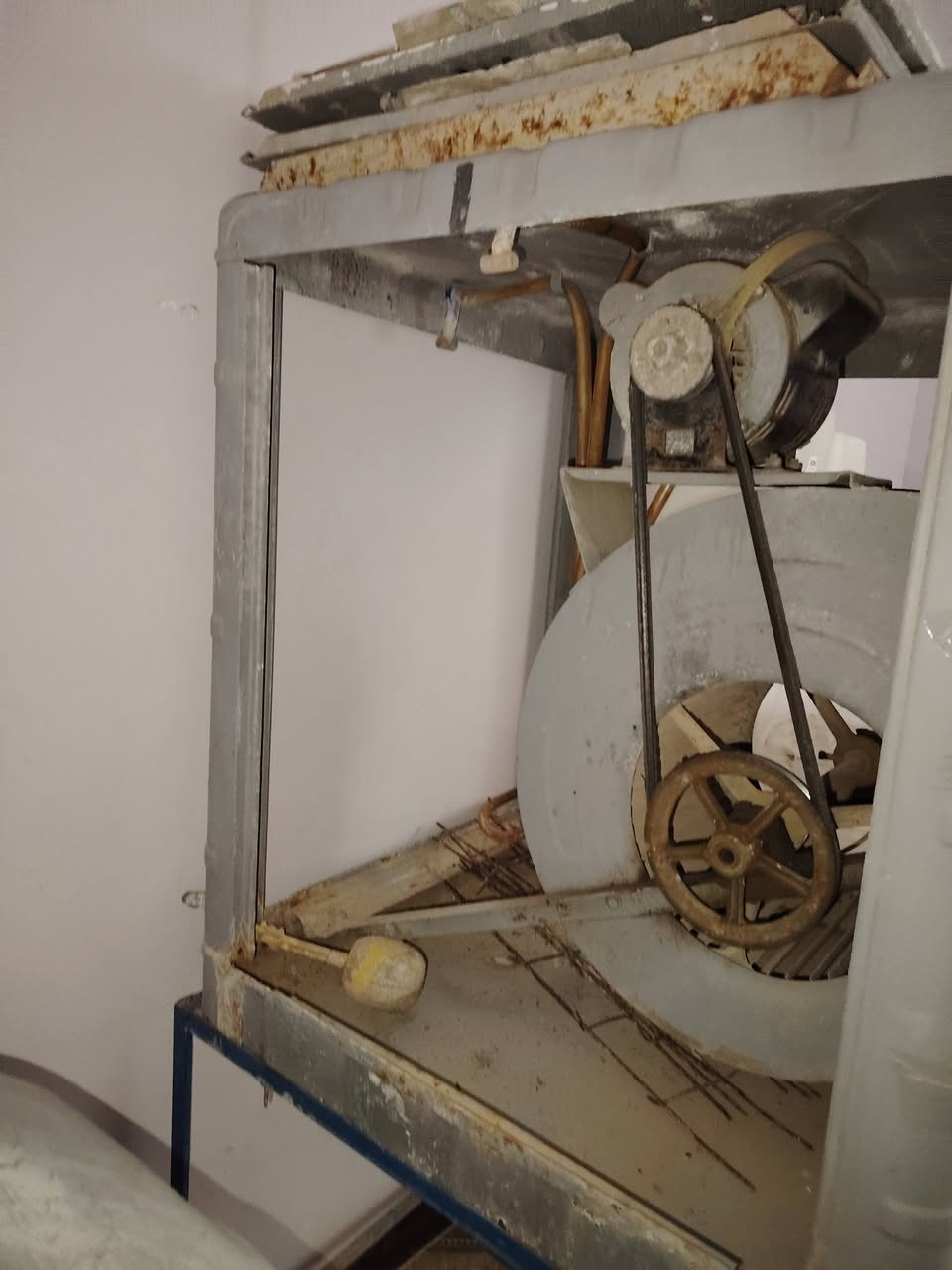 ئەم مووبەڕیدە بۆفرۆشتن بێ عیبە سعری 70مەعمەلە
تیڵ***********
