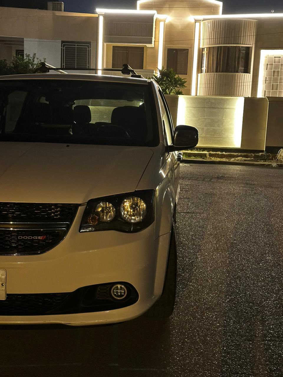 للبيع دوج كرفان 

2012 وارد أمريكي حادث جاملغ ايمن نفسه معمر وبنيد مبدل وصبغ قطعه صغيره بالصندوك  شواصي لغود مابيهن شي بلاديه مواصفات بيبان كهرباء جنطة كهرباء شاشه كامرة خلفيه
 فرس بالسقف وفرس ارضي كشن السايق كهرباء كشنات بلع مخمل نضيفات مكينه كير تبريد صدر خير من الله لان ادامتها وصيانتها للسياره اول باول بمحلات الوافي 
رقمها بابل  وين متريد اتحول اني حاضر  
مكان السياره بغداد الحريه شارع الدور ابو حطاب 

السعر 138 وبيها مجال

للاستفسار 

متوفر واتساب ايضا ***********
