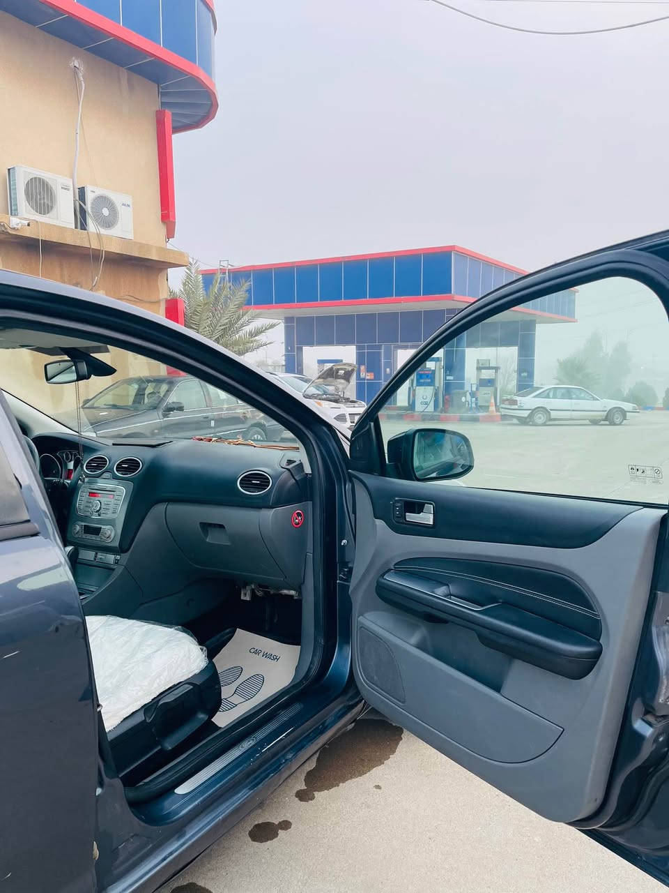 سلام علیکم
بسم الله الرحمن الرحيم.
سعر (٨٨) معامەلەیەکی برایانە 
Ford Focus TITANUM فول فول مواسەفات
بەصمە، سڵاید ، کوشنی سەیاق کارەبا و کوشنی سەکن جەگ، کوشنی سەکن و سەیاق هیتەر، تەبرید لەمس وتەحوکومی سارد و گەرمی سەکن و سەیاق بە دڵی خۆت، ئاوێنەی ناوەڕاست دژە فوول، کوشن جڵد، ئاوێنە ئیشارەت و ئاوێنەکانی ئەخەوێت، هەر چوار جامی ئۆتۆ و حاسە سڵایدەکەش ئۆتۆ ، بەخی لایتەکان، حاسەی دواوە
سبوغ نیو بۆنیت بۆیاغە لە ڕسمەکان دیارە بۆیاغەکەی کاڵ بۆتەوە بێ ناو بێ ئێرباگ
چوار تایە و ویلی لۆکی لەژێرە ویل عادی
گێر و مەکینە بەشەرت نەکراوەتەوە سەرف و دوکەڵ و بوخاری نییە بەس ڕۆنی RAVENOLی ئەڵمانی تێکراوە 
سەیارەکە (303) هەزار ڕۆشتووە
گێر ATF مەرغوبترین جۆری گێڕ
بەشەرتی تەبرید سارد و گەرم 
ڕۆن ئیستۆپ کامل گۆڕیومەوە کامل خاوێن کردنەوەی بۆ کراوە
تاقم بانصی CAR4Uی بەریتانی بۆ بەستراوە 
تاقم پشت و پێشی کامل گۆڕاوە بێ تەقە و ڕەقە تەنها قاعیدەی بانصەکانی یەک تۆز تەقەی تیاییە 
هەزەی بەسەرچووە و سەنەوی تا مانگی ١٢ی ٢٠٢٧ تازەییە بە شەرتی تەحویل و غەرامە
*********** ( viber , whatsApp) بشدار, السليمانية
