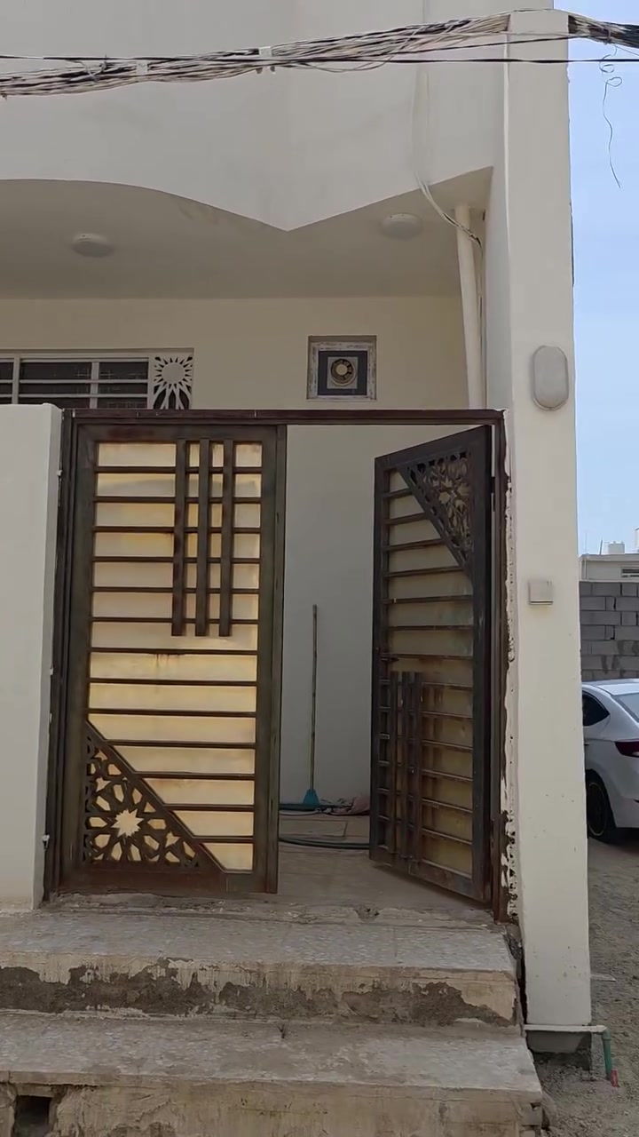 بيت للبيع بيع مستعجل السعر ٨٨ وبي مجال
بيت بناء جديد طابوق 
للاستفسار 
***********
***********
