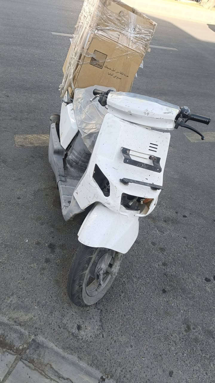 🛵 للبيع دراجة بيكم
السعر: 175 ألف دينار 
الدراجة تشتغل وتمشي، والمحرك شغال،  تحتاج شوية شغل وترتيب وصيانة حسب رغبة المشتري، لذلك السعر محسوب على وضعها.
 شغالة وما بيها مشكلة بالمحرك، بيها شوية شغل تجميلي فقط. . 
المكان بغداد حي العامل 
التواصل خاص.. *********** واتس او اتصال
