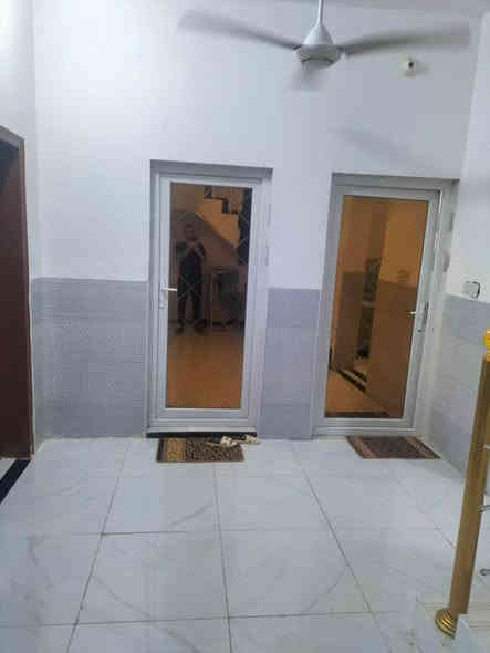 السلام عليكم ورحمه الله وبركاته 
#فرصه #سكنيه #مناسبه 
#بيت #في #مجمع #بوابه #المثنى #للبيع 
#البيت #جاهز #حاليا #لسكن 
#مساحه 200متر 
غرفتين وصاله ومطبخ وبراني وصحيات داخليه خارجيه وكلدور 
بصف الركن 
علما البيت مطلوب إلى المصرف العقاري 105
تسديد شهري 500
بيت تشطيب شخصي من سيراميك وغيرها 
الاستفسار أكثر اتصل على الرقم التالي واتساب بلس 
***********
***********
من لديه الرغبه بعرض عقار نوفر لكم المشتري بقرب وقت ممكن مكتب البيع السريع للعقارات 
مطلوب بيوت في المجمعات السكنية للبيع دوح أو البركه ابن يقطين
