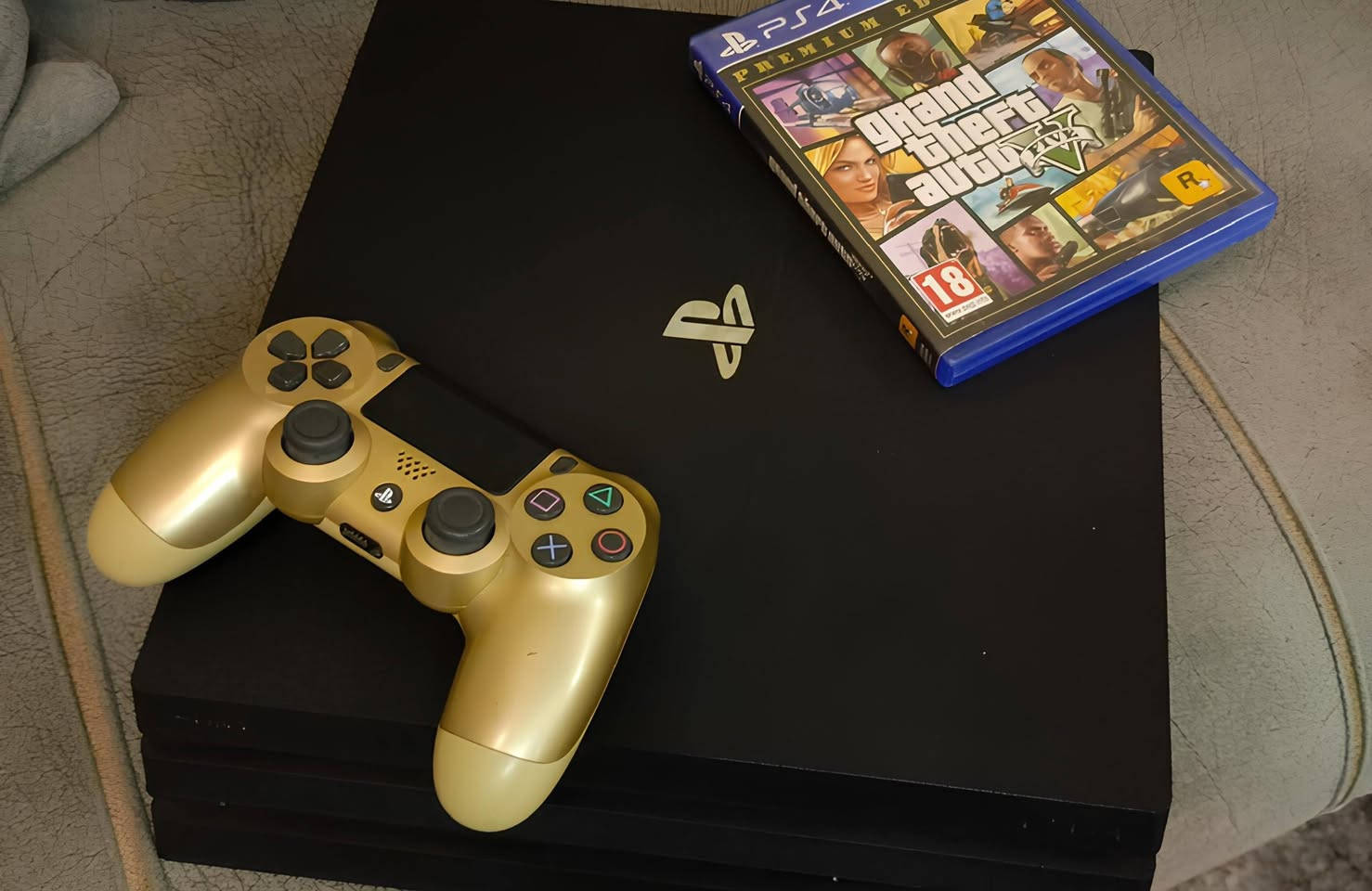 PS4pro
مستعمل اخو الجديد 
ذاكره 1TB 
مع جويستك 
وقرصين العاب 
فيفه 2018 
وGTA5 
والسعر 275 وبي مجال 
للشراي العنوان البصره 
للتواصل واتساب 
***********
