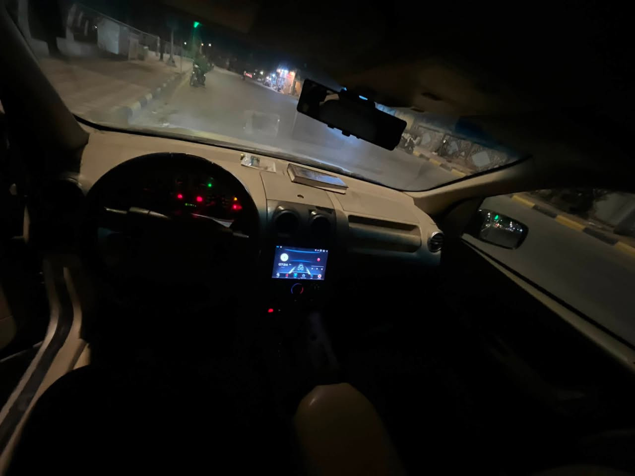 سيارة فورد فري ستايل موديل ٢٠٠٦
تحويل ثاني يوم - تبريد شغال -داخلها جداً نظيف

Ford Freestyle،–

مواصفاتها الأساسية:

* المحرك: V6 محور محرك كامري ابو الجف جديدة
* القوة: حوالي 203 حصان عند 5750 دورة/دقيقة.
* عزم الدوران: حوالي 278 نيوتن.م.
* ناقل الحركة: CVT أوتوماتيك (الأكثر شيوعًا).
* نظام الدفع: أمامي (FWD) أو رباعي (AWD).
* عدد المقاعد: 6 أو 7 مقاعد.
* سعة صندوق الأمتعة: كبيرة جدًا، وتزداد عند طي المقاعد الخلفية
عنوانها بالكوت للاستفسار ***********
