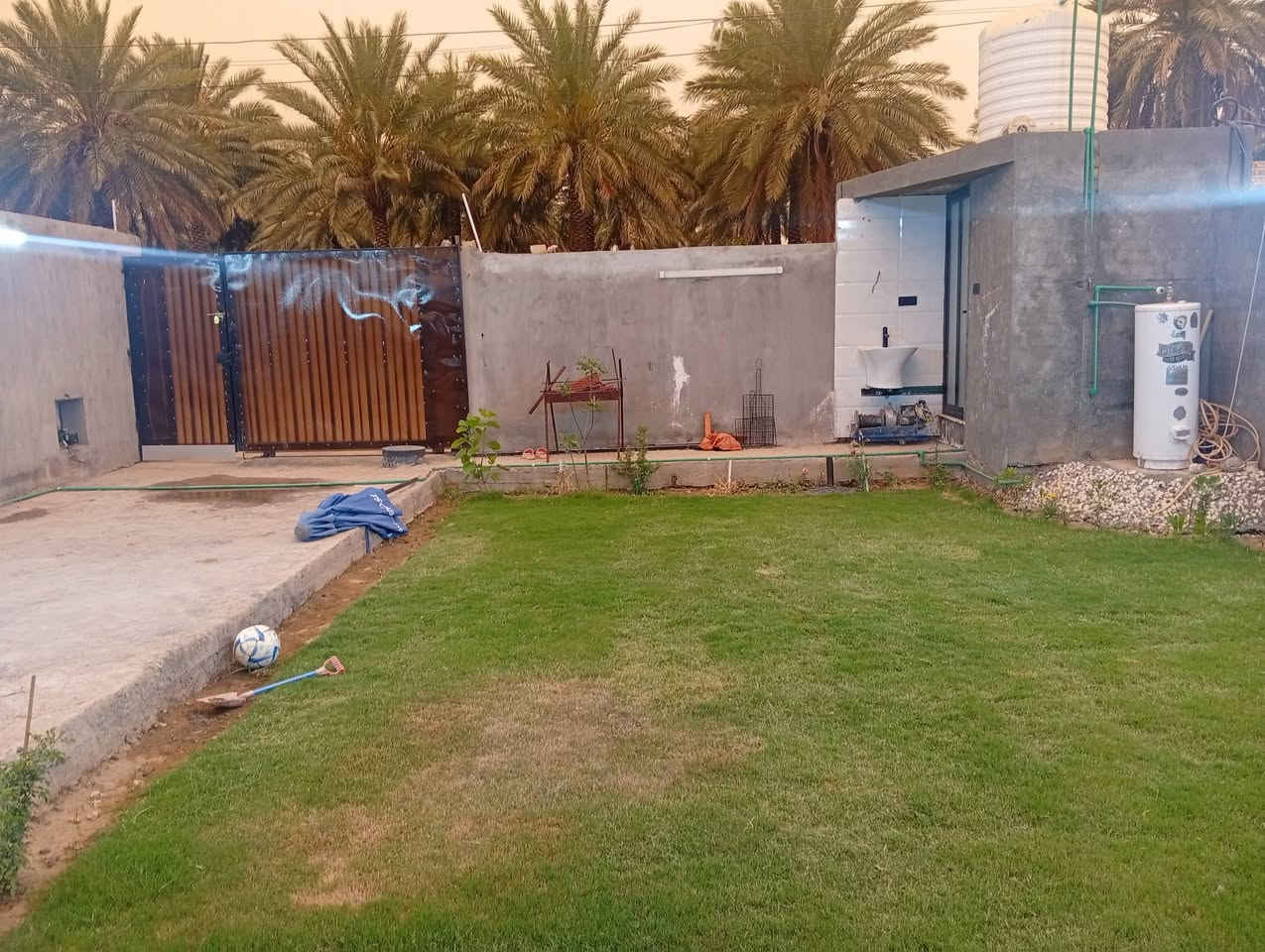 السلام عليكم قطعه ارض للبيع المساحه 320متر تحتوي على دار مساحه البناء 130 بناء طابوگ  درجة اولى متكون من 2غرف نوم 5/4صاله واسعه  ا ستقبال  مطبخ وصحيات  البيت كامل نقص فقط بوب داخليه. وصحيات خارجيه اضافه الى حديقه مرتبه البيت مسيج طابوگ درجة اولى سند 25 مكاتبه إقرار محكمة المكان الدوره البوعيثه قرب مدرسه الاحرار بلضبط
السلام عليكم قطعه ارض للبيع المساحه 320متر تحتوي على دار مساحه البناء 130 بناء طابوگ  درجة اولى متكون من 2غرف نوم 5/4صاله واسعه  ا ستقبال  مطبخ وصحيات  البيت كامل نقص فقط بوب داخليه. وصحيات خارجيه اضافه الى حديقه مرتبه البيت مسيج طابوگ درجة اولى سند 25 مكاتبه إقرار محكمة المكان الدوره البوعيثه قرب مدرسه الاحرار بلضبط 
للاستفسار الاتصال على الرقم التالي 
☎️ ***********
