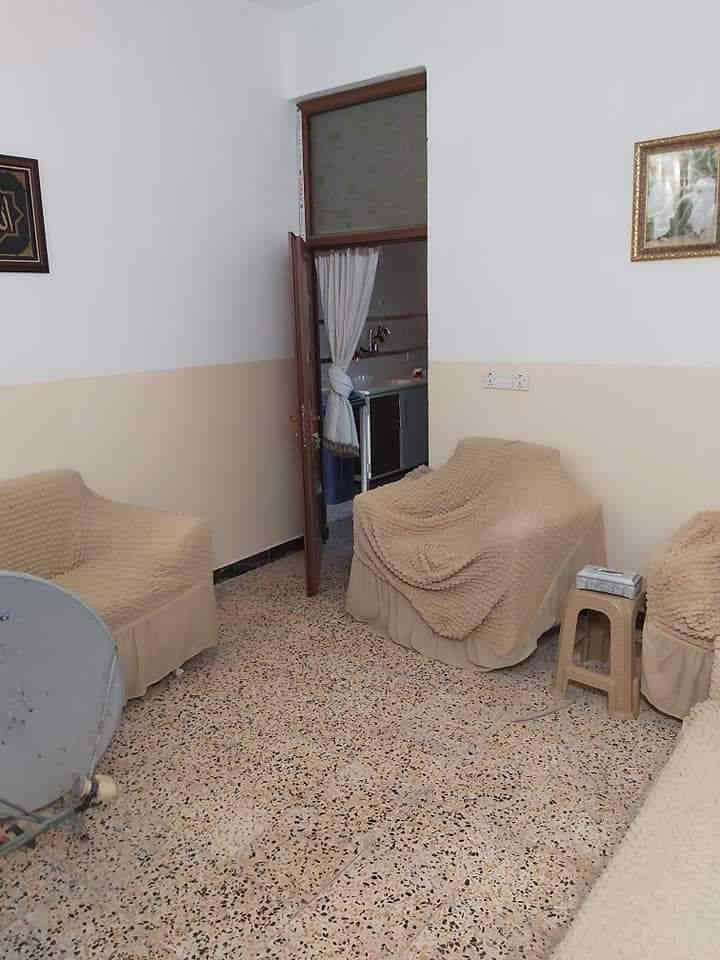 دار للبيع ١٠٠ متر ٥×٢٠ طابو صرف طابقين الطابق الاول كامل اي نقص مابيه والطاابق الثاني هيكل مسكف فقط 
السعر ٨٠ وبيه مجال 
العنوان /ديالى  بعقوبه  باب الدرب شرقي بعقوبه  قرب مدرسة مريم الجديدة  
للإستفسار على الخاص او الاتصال على الرقم. / ***********
