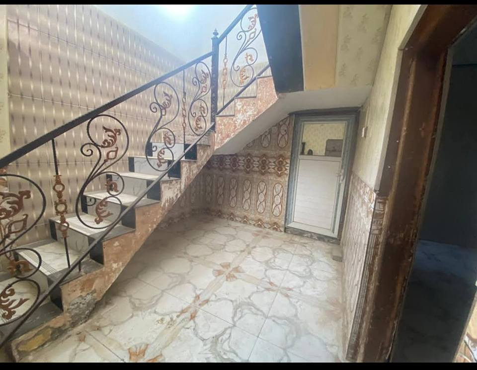 بيت الايجار 

المساحه//130م
غرفة نوم عدد//2 
هول
مطبخ 
استقبال
مجمع صحيات 
كراج
خدمات جاهزه//
ماء وكهرباء وخط مولده ومجاري انترنيت ضوئي ومدارس 
العنوان//
محيزم//4،،،،،،،شارع 80،،،،،مقابل مدرسه زهور بابل للبنات 
الاتصال//
***********
***********
مكتب عالم التطور للعقار 
بإدارة//أوس المرشدي للعقار حلة, بابل
