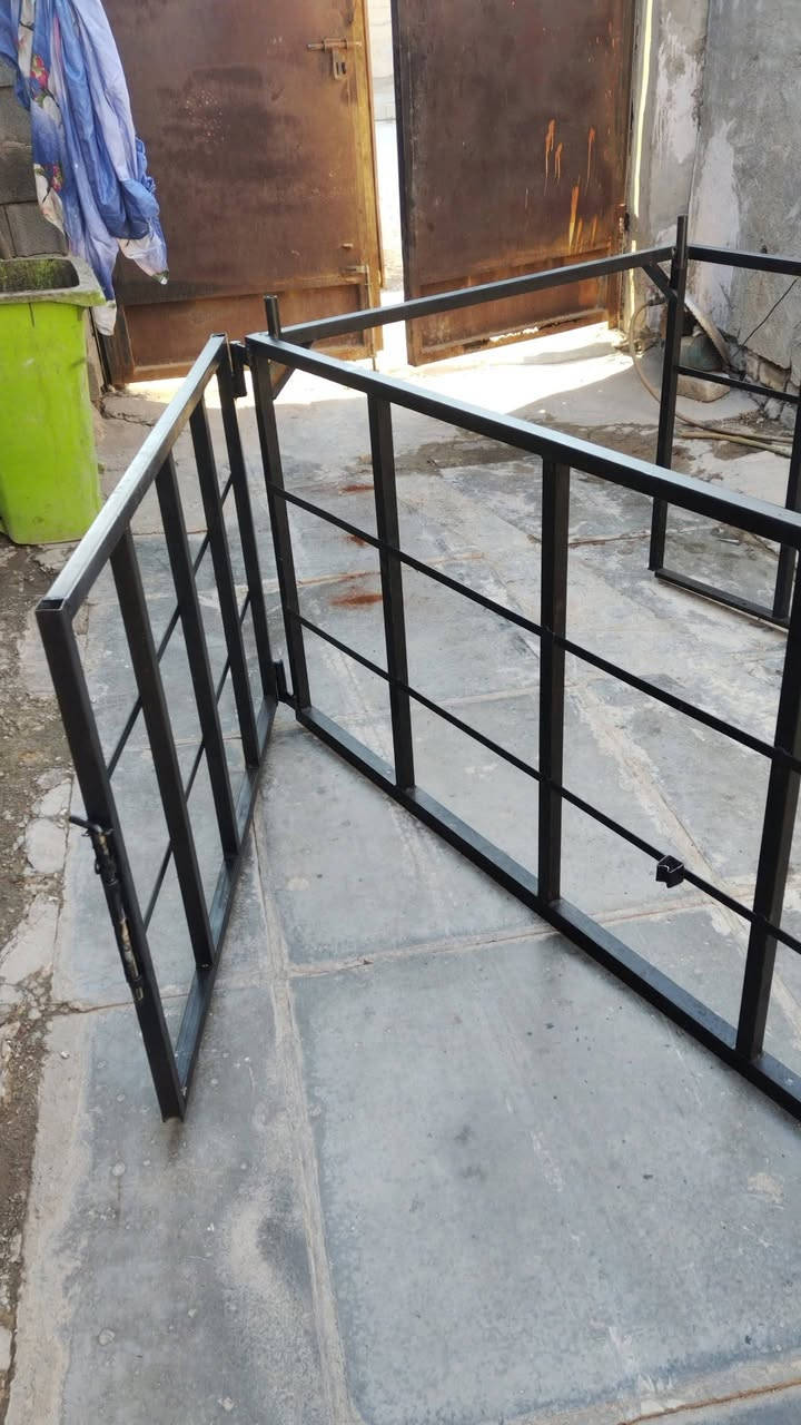 حجر للبيع ابو الفره جديد مشدود لباب العنوان بغداد سبع قصور ***********
