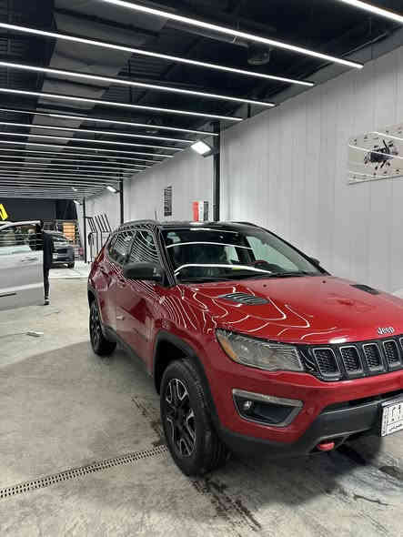 السلام عليكم…للبيع‼️
Jeep Compass 2021⭐️4X4

مكينة 2.400 

فئة تريل هوك رقم بغداد تو كلر اسود واحمر
سيارة نظيفة جدآ على ايدي صار سنتين ونص 
مابيها نقص ماكو اي كلوب بدشبول مشتغل..
مواصفات فئة لتريل هوك المعروفة 

بصمة تشغيل 

بصمة ابواب وصندوق 

تحكم ستيرن

كروز سرعه

تحديد مسار

شاشه كبيرة كاربلي

رادار 

نقطه عمياء 

كشن كهرباء 

كشنات تدفئة 

أوتو ستوب

لايتات لبجم بلكامل زنون ابيض

كشنات جلد 

مرايه تعتيم تلقائي

5وضعيات قيادة

كير 9 نمر 

دفع رباعي 

تشغيل عن بعد

تبريد منفصل

سستم صوت 6 سماعات

جام اوتو

تبريد قطعتين

وبعد هواي مواصفات 

✨سيارة جاهزه ونصبتها حلوة دهن أصلي.مبدل دهن كير قبل فترة بطاريات جدد تايرات وصدر جدد بدون حادث تقريرها شغب تخريب بدون ضربه
موضح بلصور فقط بيها رشات صبغ وبارد بدون معجون ماشية 56miحقيقي وسيارة جديدة جدآ بلعافيه على لياخذها🤍

للتواصل 
*********** مكانها بغداد
