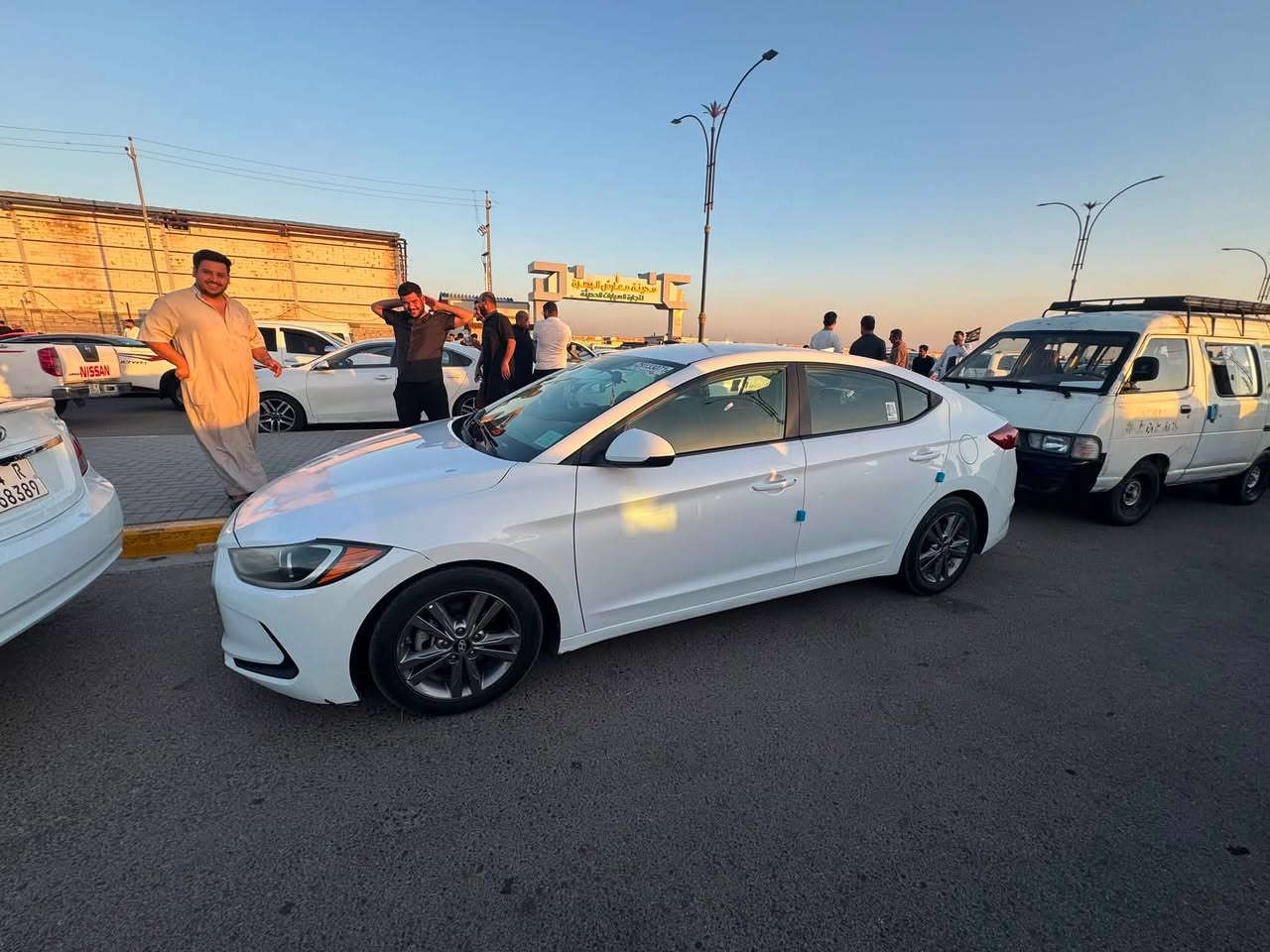 سلام عليكم 
سعر 107 مجالها كلش قليل 
مديل18 وارد امريكي ضررها  باب خلف سائق تبديل  
وبيها مكانات تكشير 
 بصره زبير ***********
