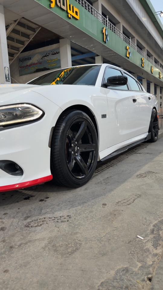 السلام عليكم 
للبيع دوج جارجر RT فول فتحة جديدة جدا
محرك 5700هيمي
موديل 2019
ماشية 70 مايل
الرقم بغداد تحويل مباشر
الحالة: صبغ فقط دعاميات والباقي كفالة من الصبغ والبارد والتعديل والسحب والتكحيل والكارت حتى الشواصي واللغود وموضح بالسونار هالشي
المواصفات فول عدا رادار الامامي
فتحة
نقاط عمياء
كشن حار بارد 
كشن كهرباء
والباقي مواصفات المعروفة
مكان سيارة الكرادة
***********
السعر 25,700$
